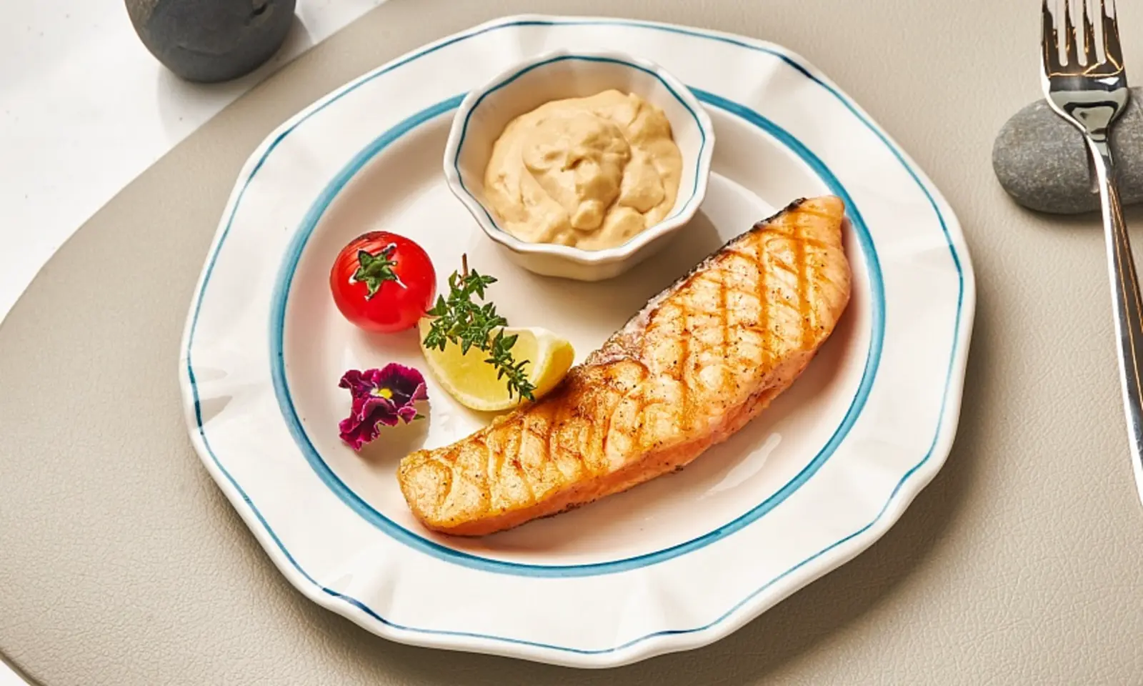 Прогулка со вкусом: Нижний Новгород с воды на электросудне «Петергоф»